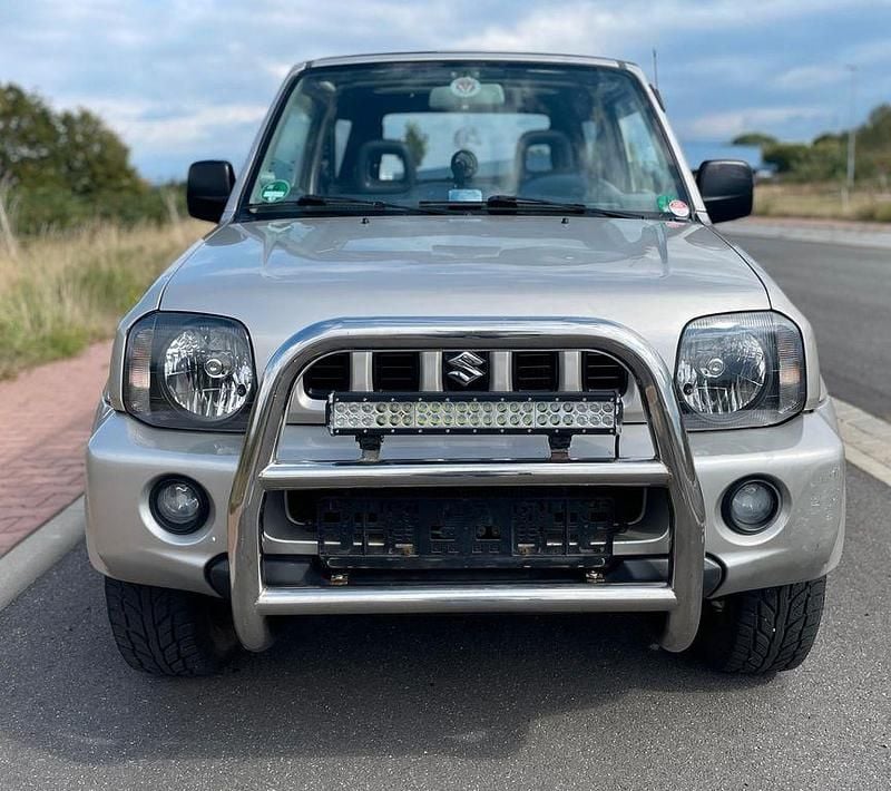 Silber Gebraucht 2005 Suzuki Jimny SUV | 4.850 € (Guter Preis) - Bild 1/4