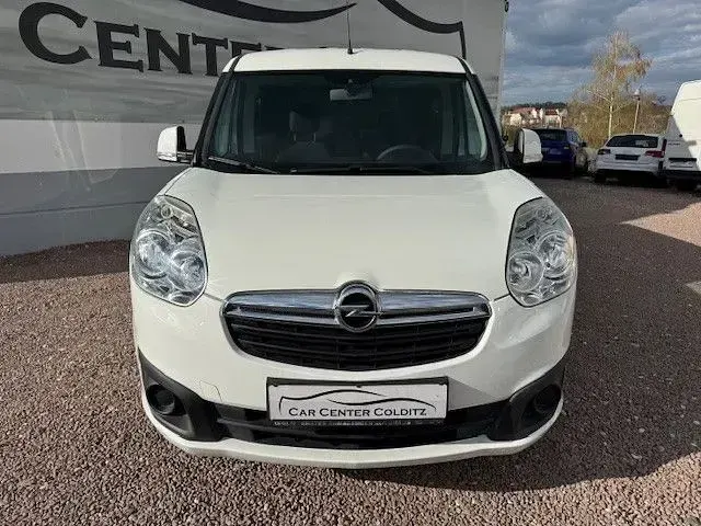 Gebraucht Opel Combo Edition 95 PS (69 kW) 2015 Weiß Van / Kleinbus