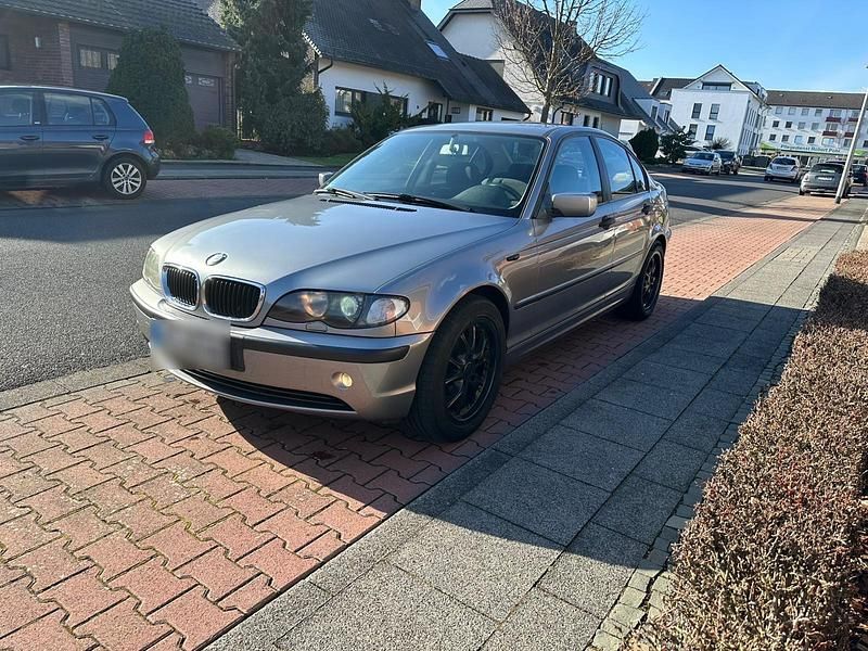 Second-hand BMW 316 85 CP (62 kW) 2004 Argintiu Berlinǎ