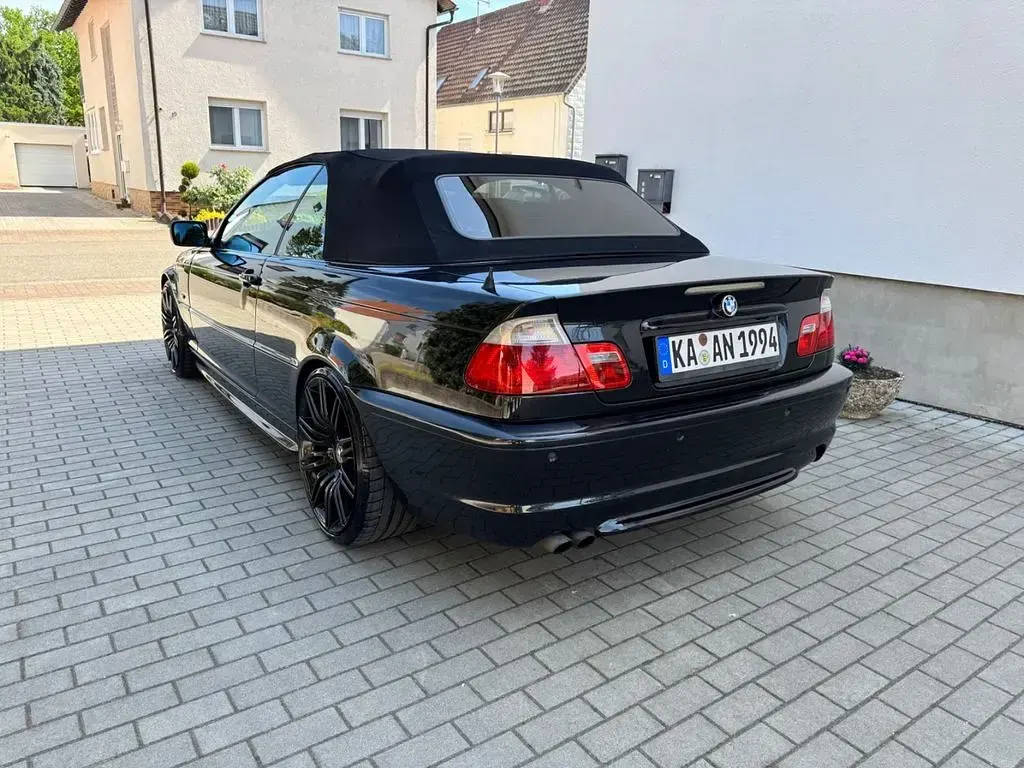 Gebraucht BMW 325 Cabriolet M Sport 192 PS (141 kW) 2002 Schwarz Cabrio