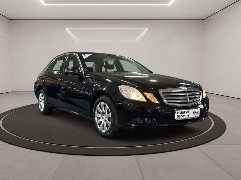 Schwarz Gebraucht 2009 Mercedes E220 Limousine | 7.490 € (Fairer Preis) - Bild 1/4