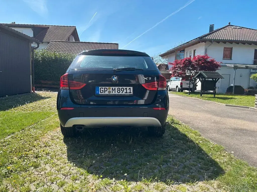 Używany BMW X1 xLine 177 KM (130 kW) 2011 Czarny SUV