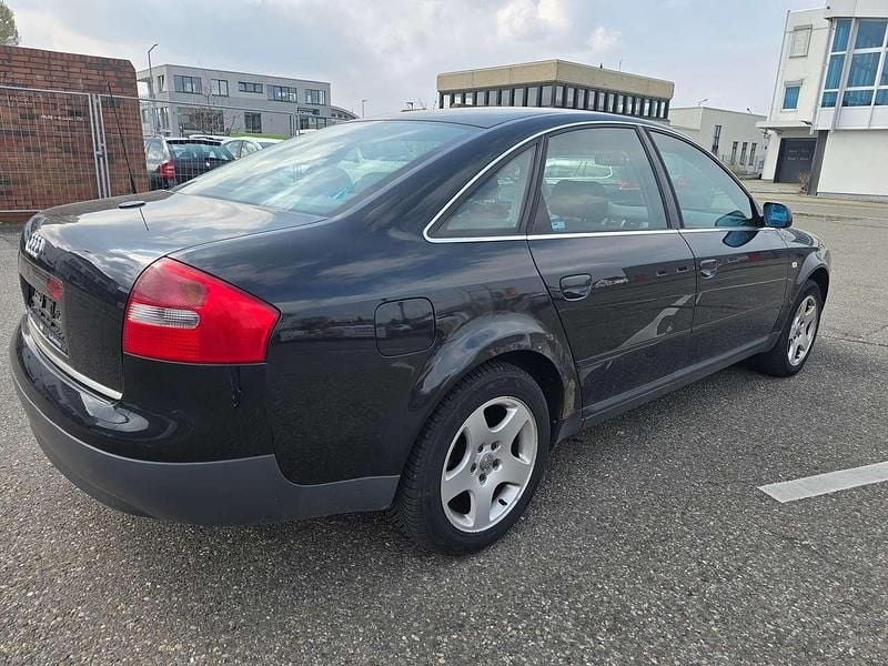 Używany Audi A6 165 KM (121 kW) 2001 Czarny Sedan/Limuzyna