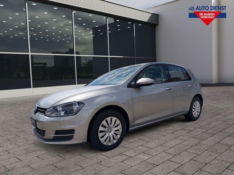 Silber Gebraucht 2014 VW Golf VII Trendline Limousine | 11.900 € (Etwas zu teuer) - Bild 1/4