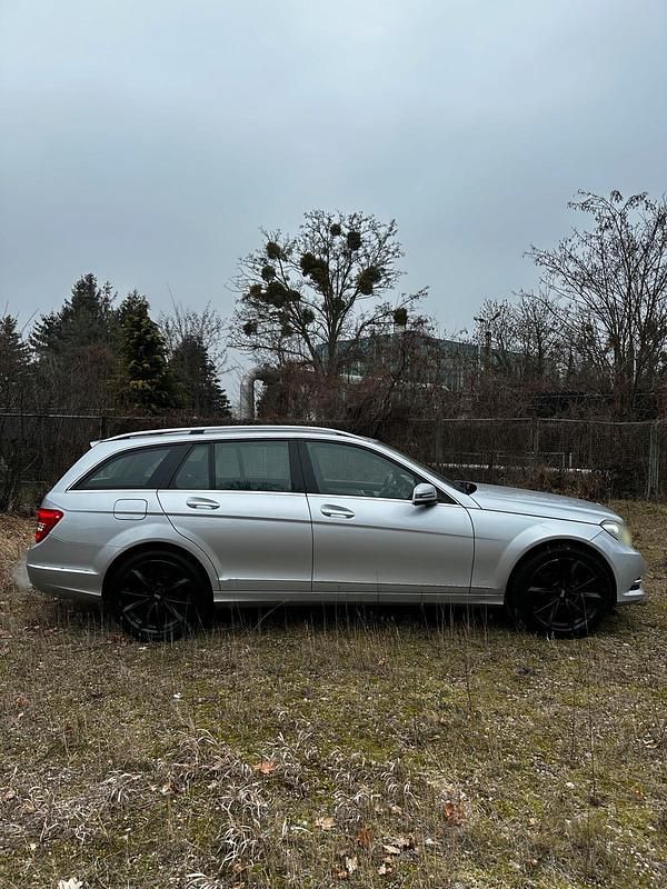 Gebraucht Mercedes C350 265 PS (194 kW) 2012 Silber Kombi