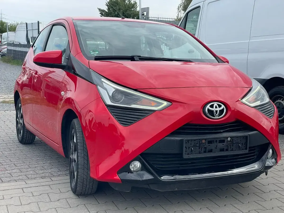 Gebraucht Toyota Aygo 72 PS (52 kW) 2019 Rot Kleinwagen