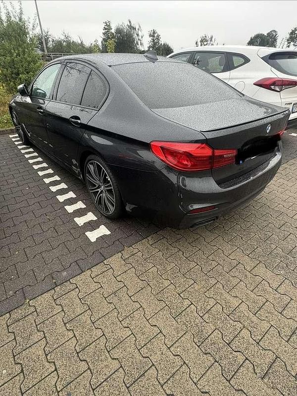 Gebraucht BMW M550 530 PS (389 kW) 2020 Grau Limousine