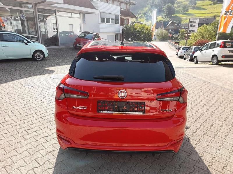Gebraucht Fiat Tipo S 120 PS (88 kW) 2020 Passione rot mit schwarz. dach Kleinwagen