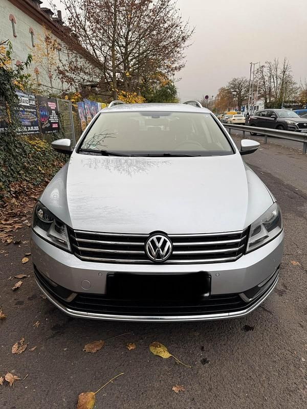 Gebraucht VW Passat 122 PS (89 kW) 2011 Limousine