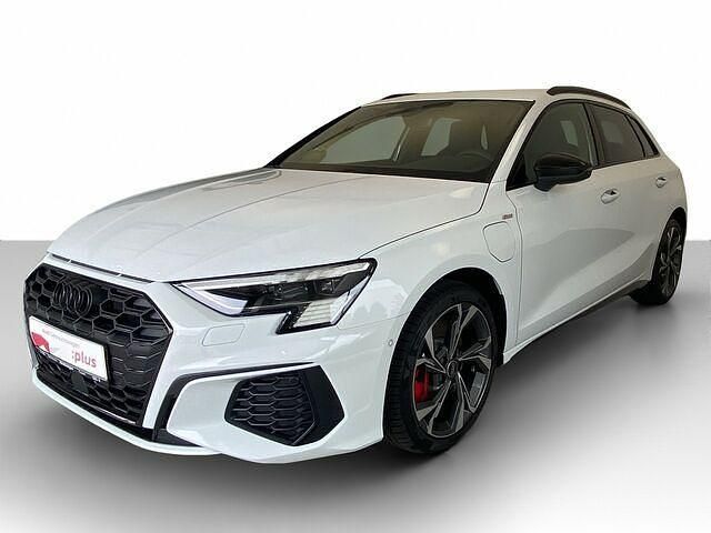 Second-hand Audi A3 S-Line 245 CP (180 kW) 2024 Alb Berlinǎ