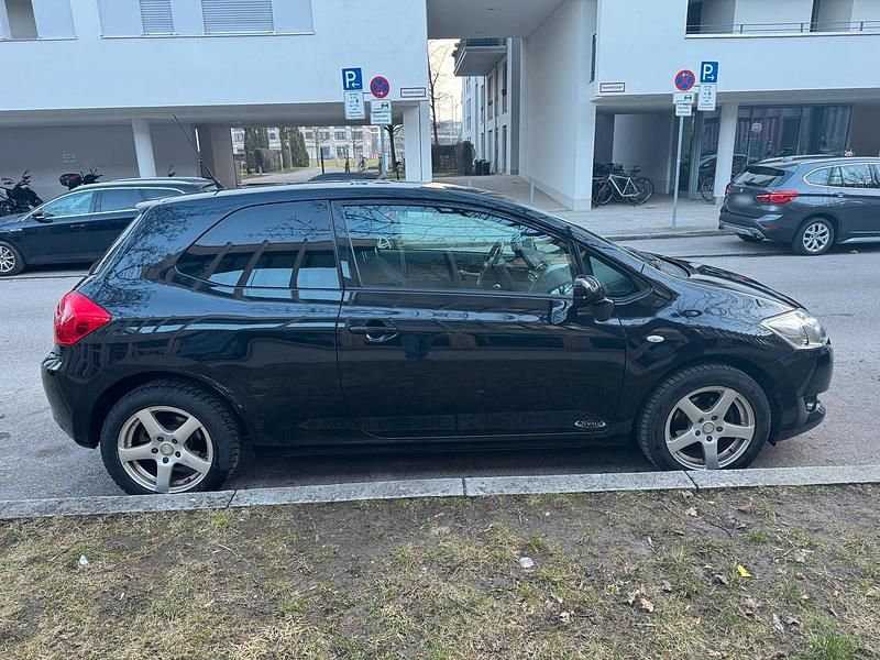 Gebraucht Toyota Auris 124 PS (91 kW) 2007 Schwarz Kleinwagen