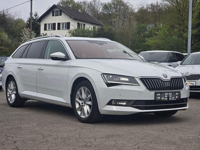 Gebraucht Skoda Superb Style 190 PS (139 kW) 2016 Weiß Kombi