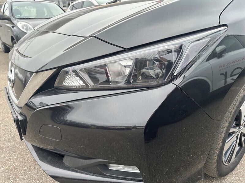 Gebraucht Nissan Leaf Acenta 110 kW (150 PS) 2021 Schwarz Kleinwagen