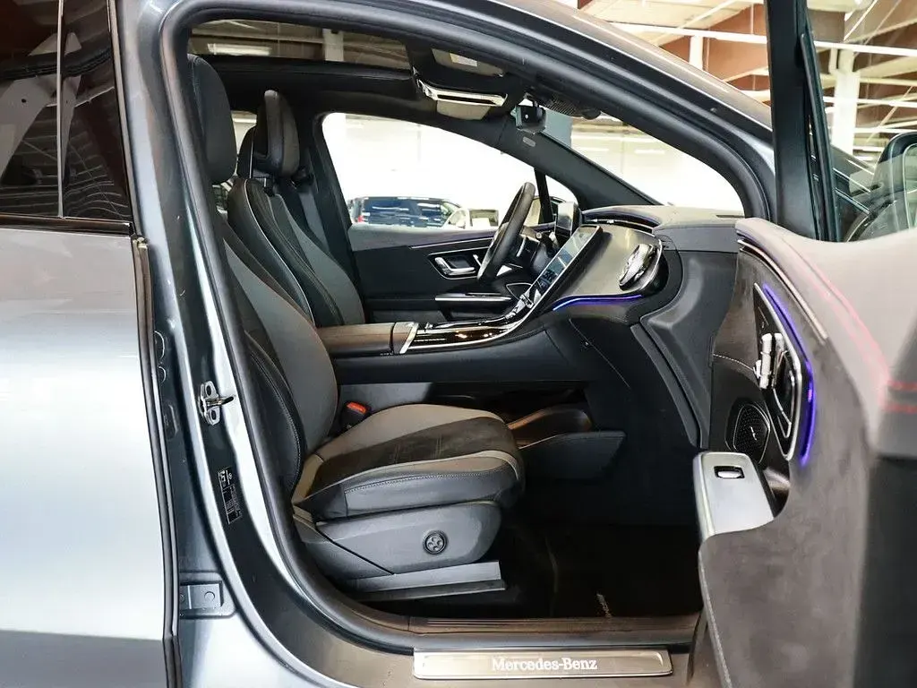 Gebraucht Mercedes EQE350 Advanced Plus 214 kW (292 PS) 2025 Grau SUV