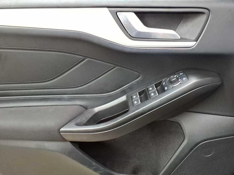 Gebraucht Ford Focus Cool & Connect 125 PS (91 kW) 2021 Obsidianschwarz metallic Kombi