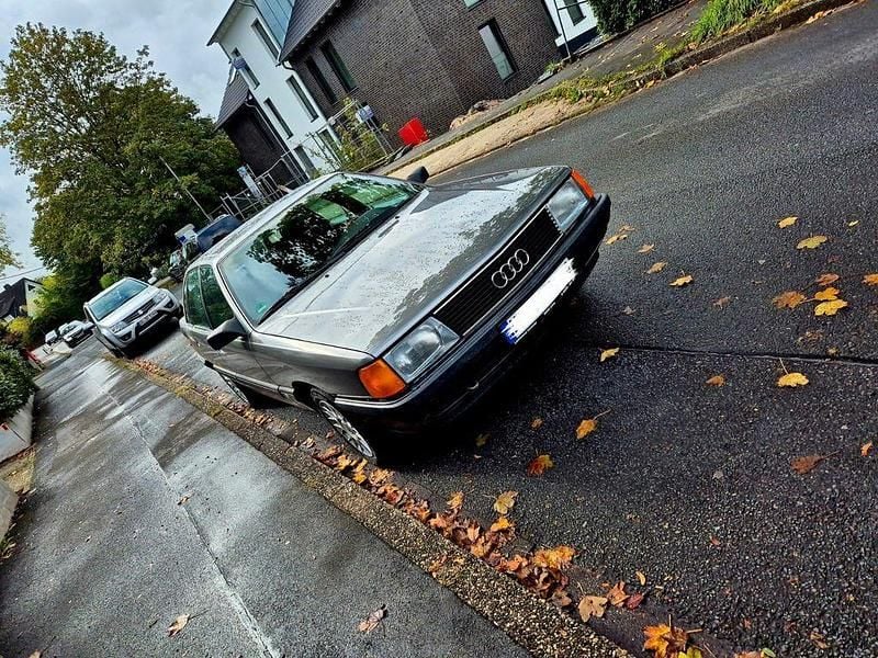Grau Gebraucht 1998 Audi 100 Limousine | 4.200 € - Bild 1/4