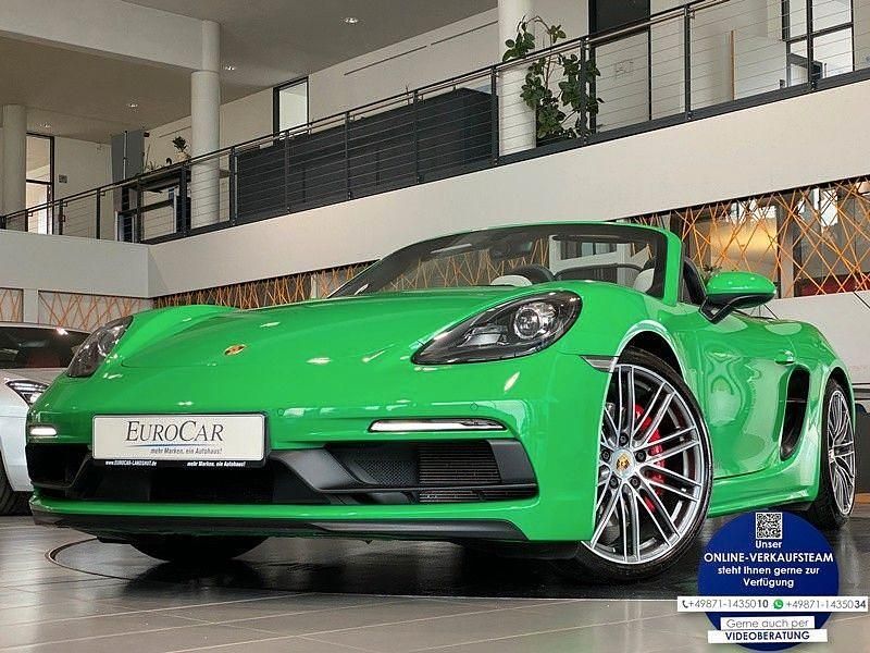 Grün Gebraucht 2022 Porsche 718 Boxster Chrono Cabrio | 81.980 € - Bild 1/4