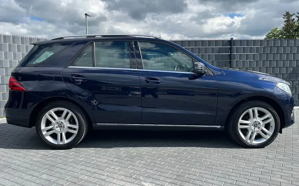 Gebraucht Mercedes GLE400 333 PS (244 kW) 2017 Blau SUV