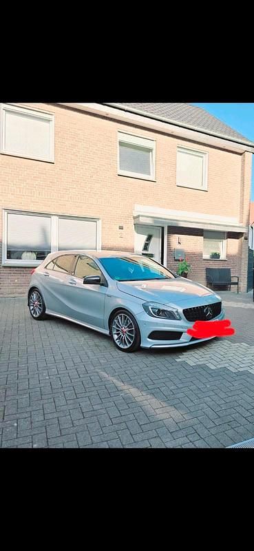 Silber Gebraucht 2013 Mercedes A250 AMG Limousine | 14.200 € (Fairer Preis) - Bild 1/4
