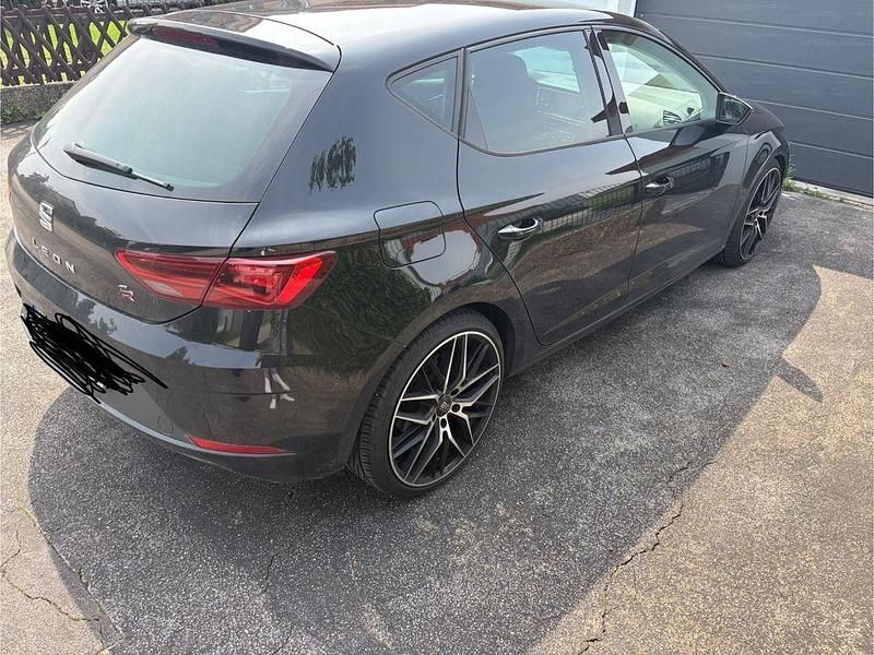 Gebraucht Seat Leon FR 131 PS (96 kW) 2019 Schwarz Limousine