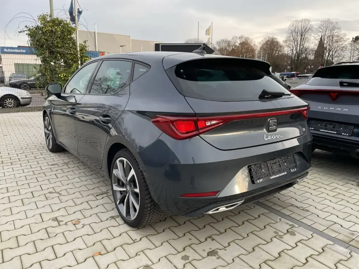 Gebraucht Seat Leon FR 150 PS (110 kW) 2024 Grau Limousine