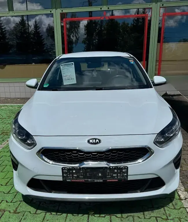Gebraucht Kia Ceed Vision 101 PS (74 kW) 2021 Weiß Kleinwagen