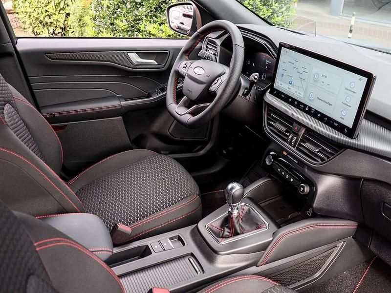 Gebraucht Ford Kuga ST-Line 150 PS (110 kW) 2024 Solarsilber SUV