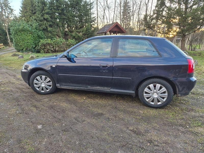 Second-hand Audi A3 Ambition 131 CP (96 kW) 2001 Albastru Hatchback