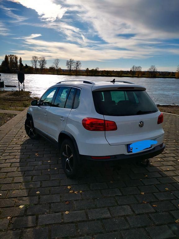 Weiß Gebraucht 2011 VW Tiguan Trendline SUV | 9.800 € (Fairer Preis) - Bild 1/4