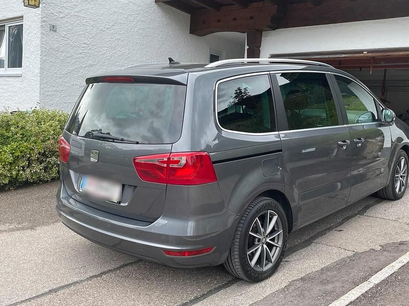 Grau Gebraucht 2011 Seat Alhambra Van / Kleinbus | 7.250 € (Guter Preis) - Bild 1/4