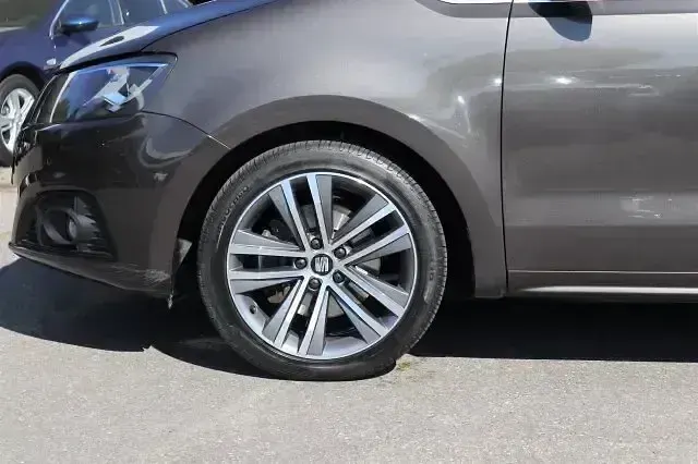 Gebraucht Seat Alhambra 4Drive 177 PS (130 kW) 2020 Eiche braun schwarz metallic Van / Kleinbus