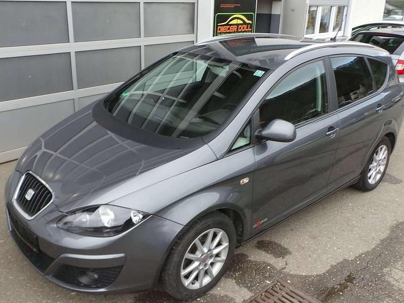 "pirineos" grau Gebraucht 2013 Seat Altea XL Copa Van / Kleinbus | 7.900 € (Teuer) - Bild 1/4