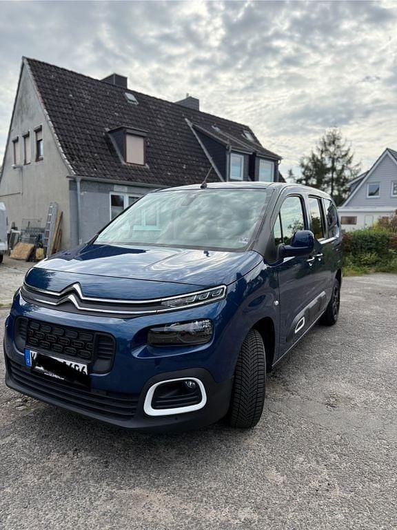 Blau Gebraucht 2020 Citroën Berlingo PureTech Van / Kleinbus | 18.250 € (Guter Preis) - Bild 1/4