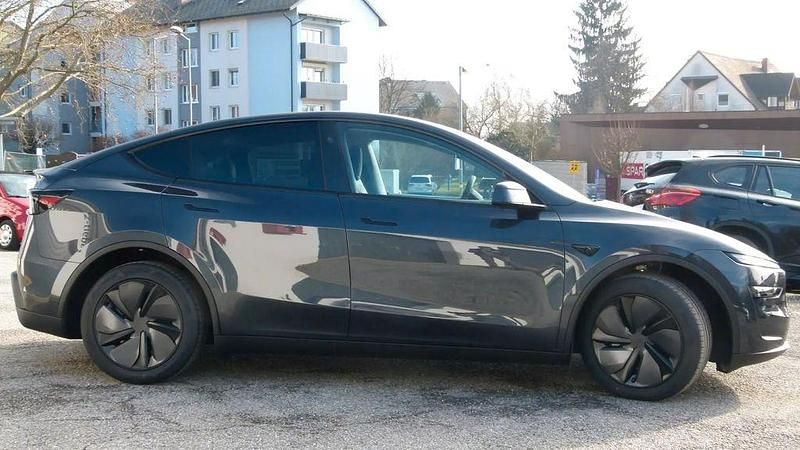 Neu Tesla Model Y Performance 378 kW (514 PS) 2026 Schwarz SUV