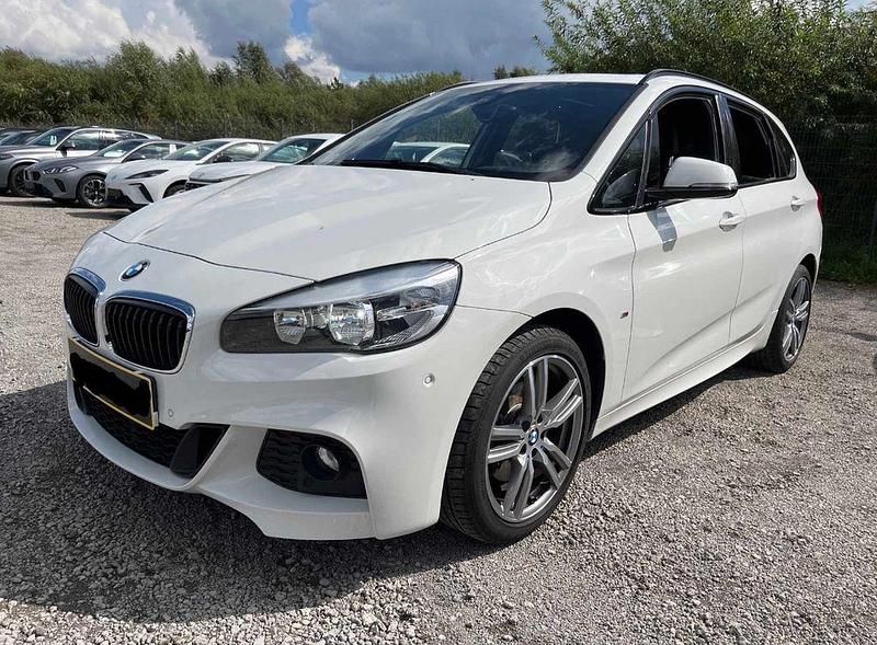 Weiß Gebraucht 2016 BMW 220 M Sport Limousine | 16.848 € (Fairer Preis) - Bild 1/4