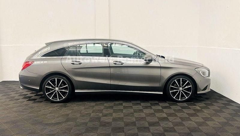 Gebraucht Mercedes CLA200 156 PS (114 kW) 2016 Grau Limousine