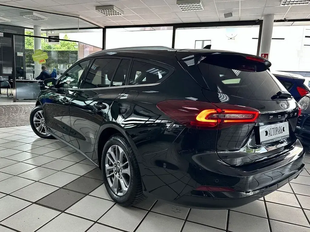 Gebraucht Ford Focus Titanium X 116 PS (85 kW) 2024 Schwarz Limousine