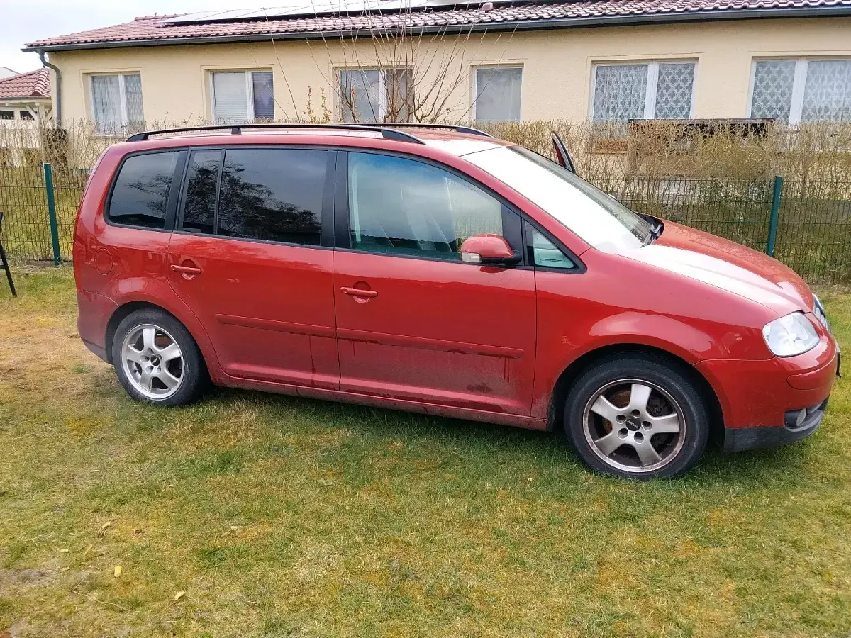 Używany VW Touran 101 KM (74 kW) 2003 Czerwony Minivan