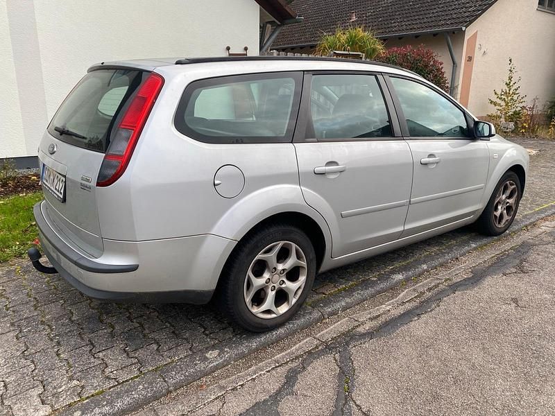 Silber Gebraucht 2007 Ford Focus Fun X Kombi | 3.250 € (Fairer Preis) - Bild 1/4
