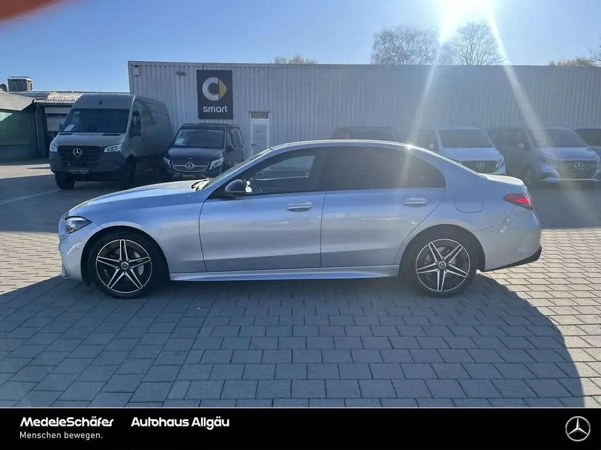 Gebraucht Mercedes C300e Premium 197 PS (144 kW) 2024 Lack hightechsilber Limousine