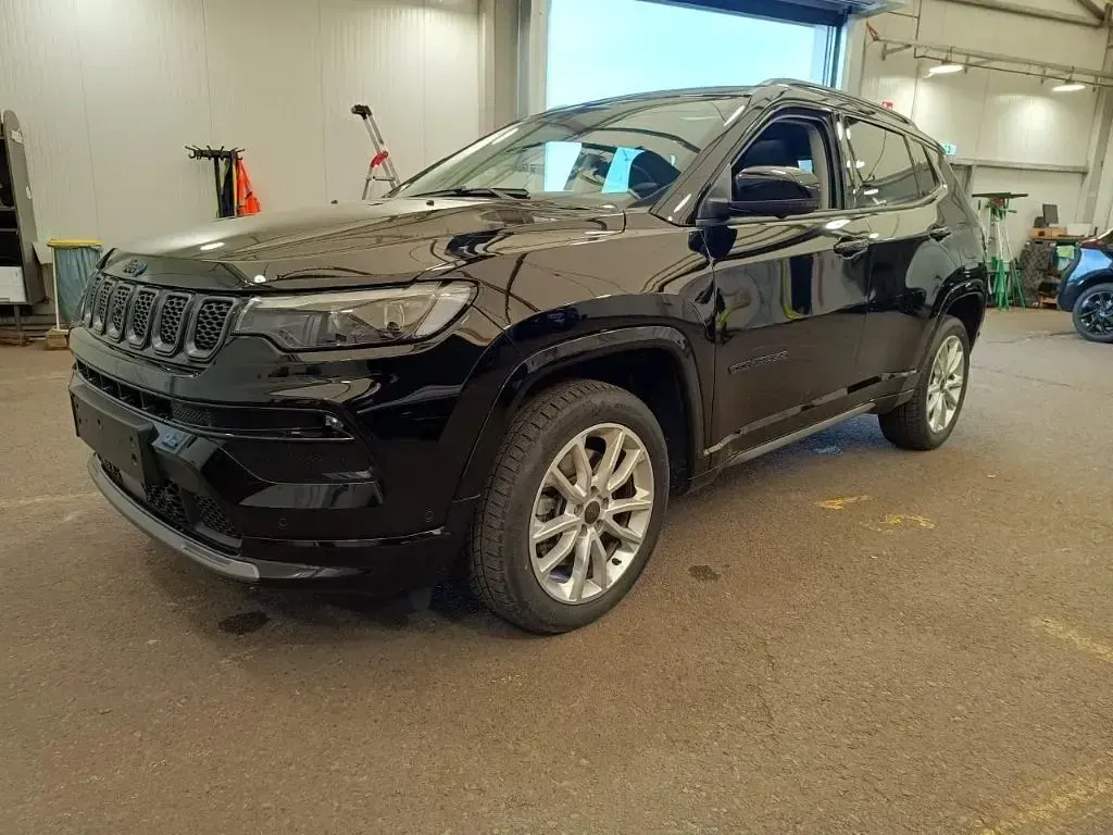 Gebraucht Jeep Compass Summit 241 PS (177 kW) 2025 Black clear coat SUV