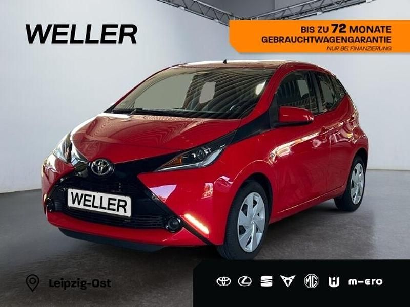 Rot Gebraucht 2018 Toyota Aygo X-play Kleinwagen | 8.490 € (Fairer Preis) - Bild 1/3