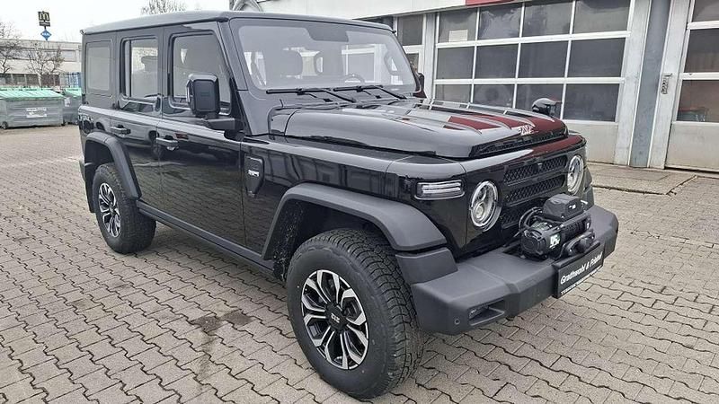 Neu BAW 212 166 PS (122 kW) 2026 Schwarz SUV