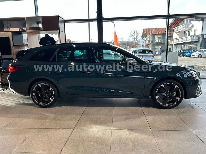 Neu Cupra Leon 204 PS (150 kW) 2025 Blau Limousine