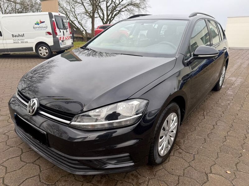 Schwarz Gebraucht 2017 VW Golf VII Trendline Kombi | 6.900 € (Guter Preis) - Bild 1/4