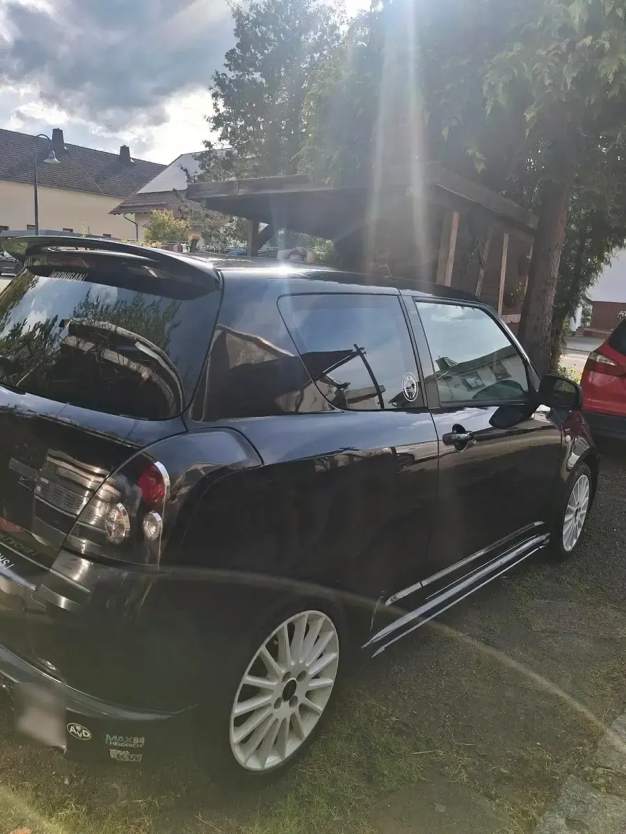 Gebraucht Suzuki Swift 102 PS (75 kW) 2005 Schwarz Kleinwagen