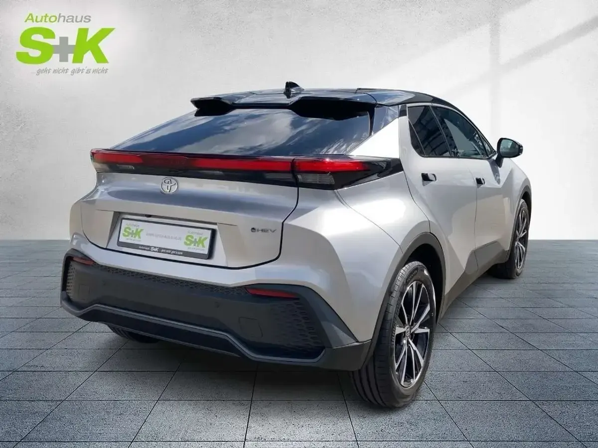 Neu Toyota C-HR 197 PS (144 kW) 2025 Silber SUV