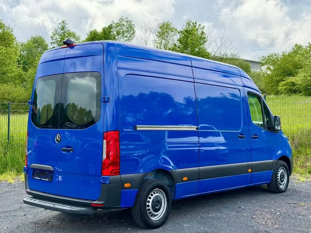 Gebraucht Mercedes Sprinter 143 PS (105 kW) 2020 Blau Van