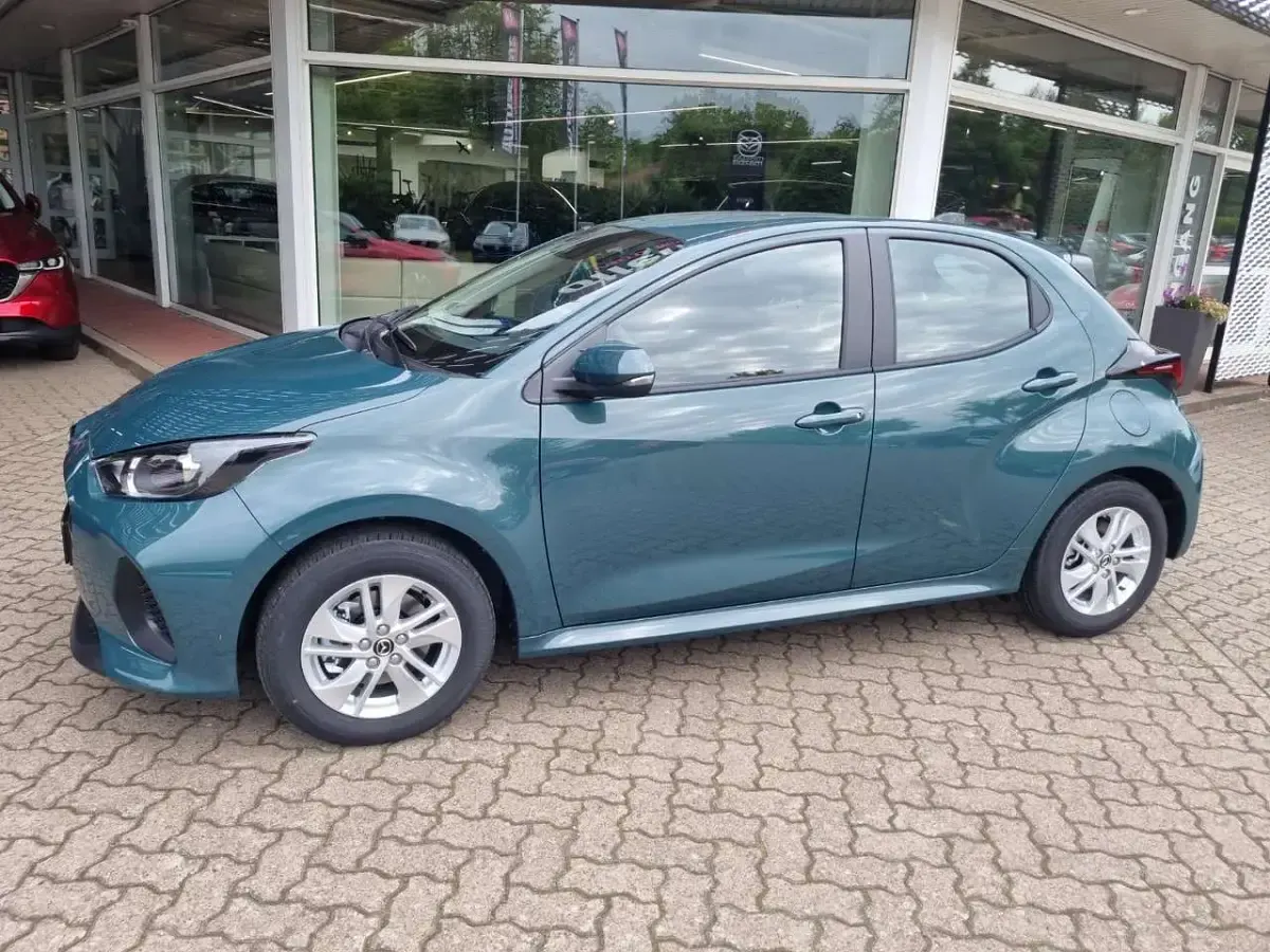 Neu Mazda 2 Center-Line 116 PS (85 kW) 2026 Fern green Kleinwagen