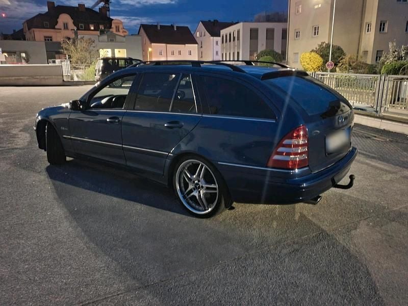 Usata Mercedes C280 AMG 231 CV (169 kW) 2006 Blu Station wagon